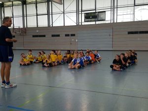 Die E-Jugend der Handball Füchse Scheyern nimmt am Turnier des MTV Pfaffenhofen teil.