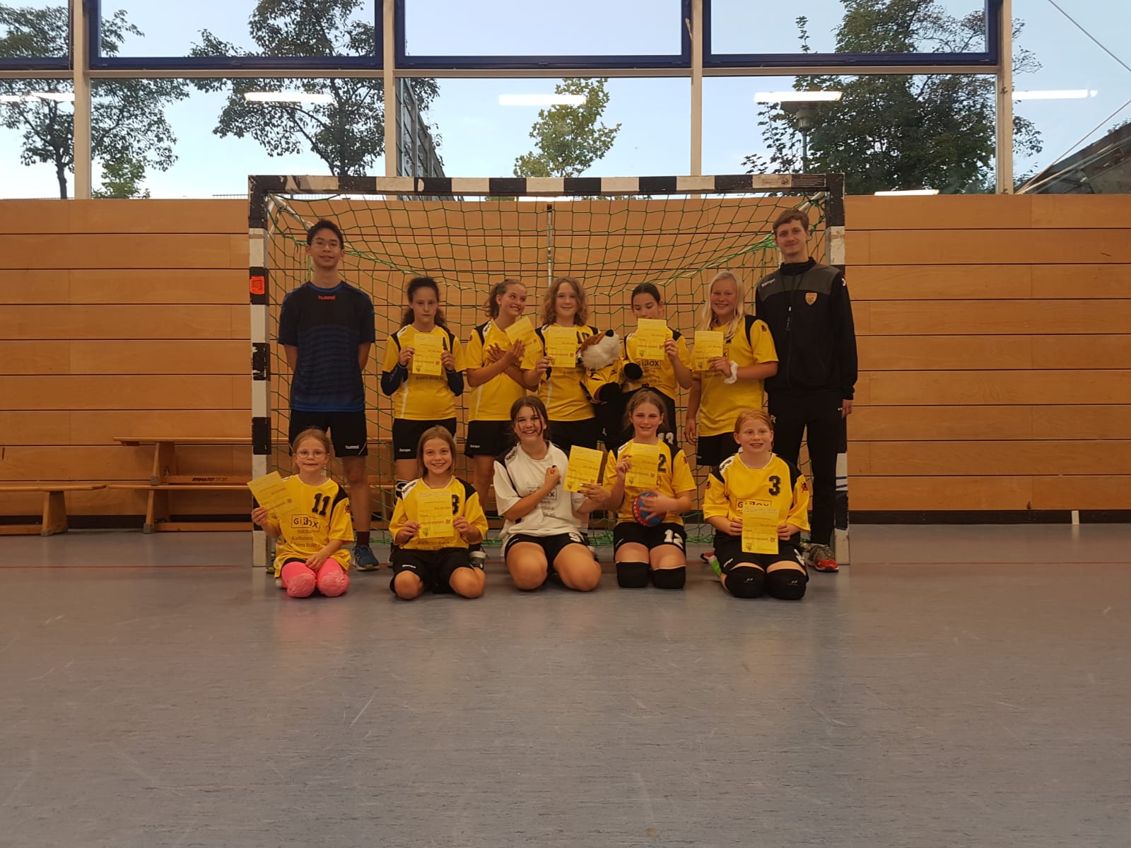 Die weibliche D-Jugend der Handball-Füchse Scheyern beim Fuchs-Cup 2021