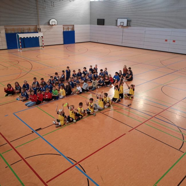 Die männliche E-Jugend der Handball-Füchse Scheyern beim KHB-Heimspielturnier