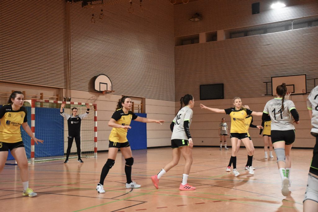Damen beim Relegationsrückspiel gegen TSV Simbach II