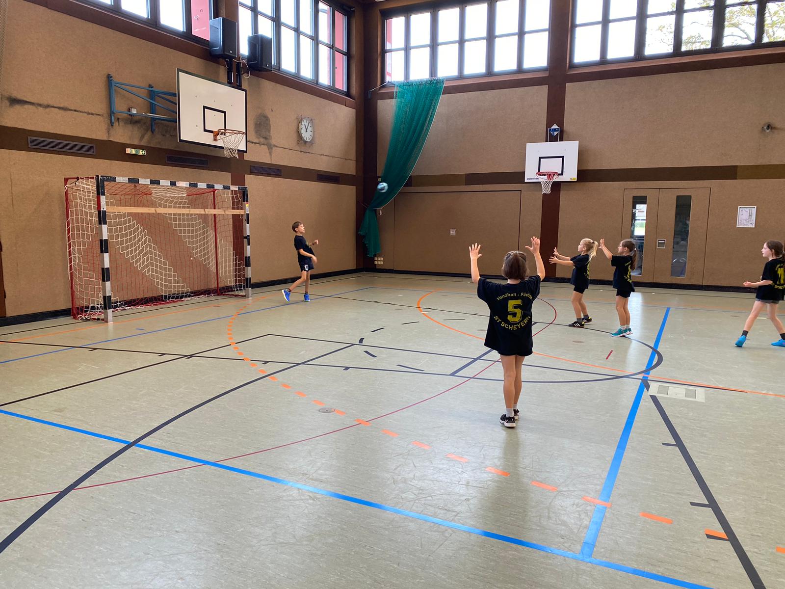Die Minis I der Handball-Füchse beim KHB-Turnier in Schrobenhausen