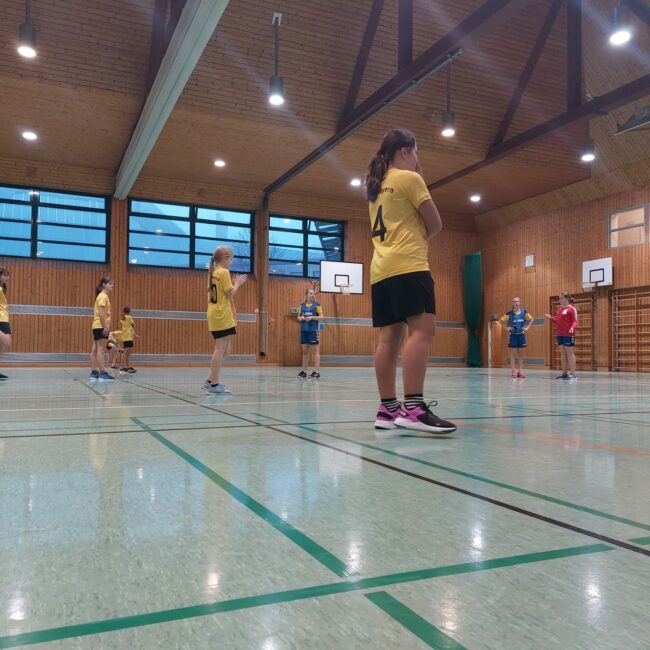 Die weibliche D der Handball-Füchse Scheyern im Heimspiel gegen den MTV Pfaffenhofen