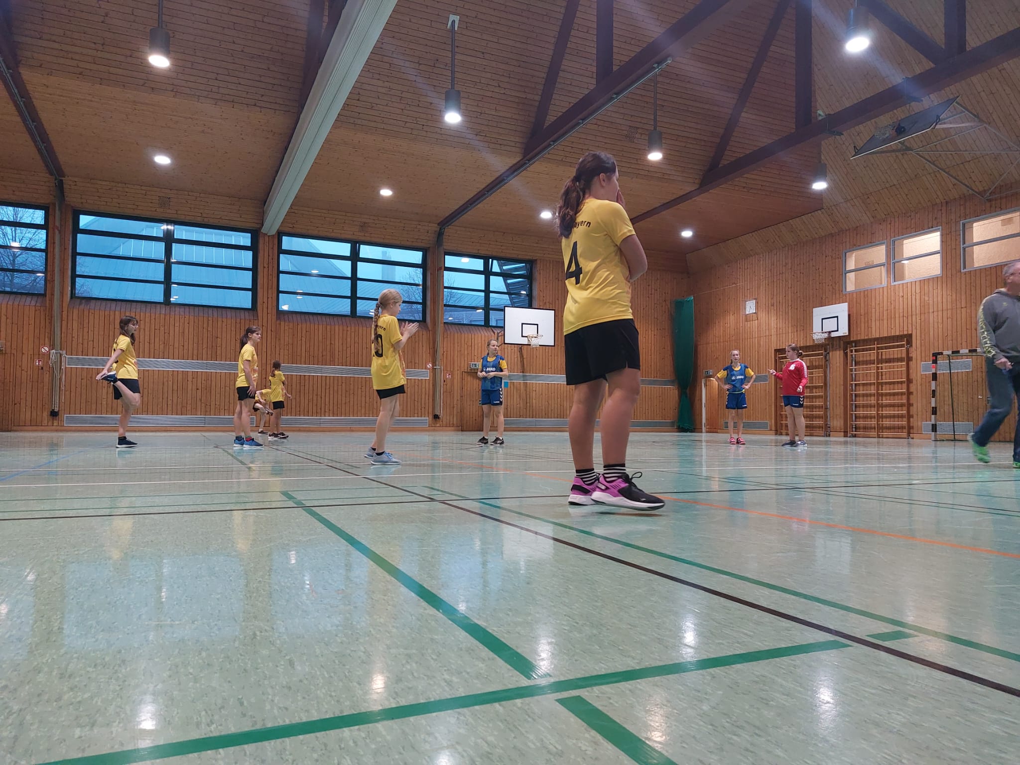 Die weibliche D der Handball-Füchse Scheyern im Heimspiel gegen den MTV Pfaffenhofen