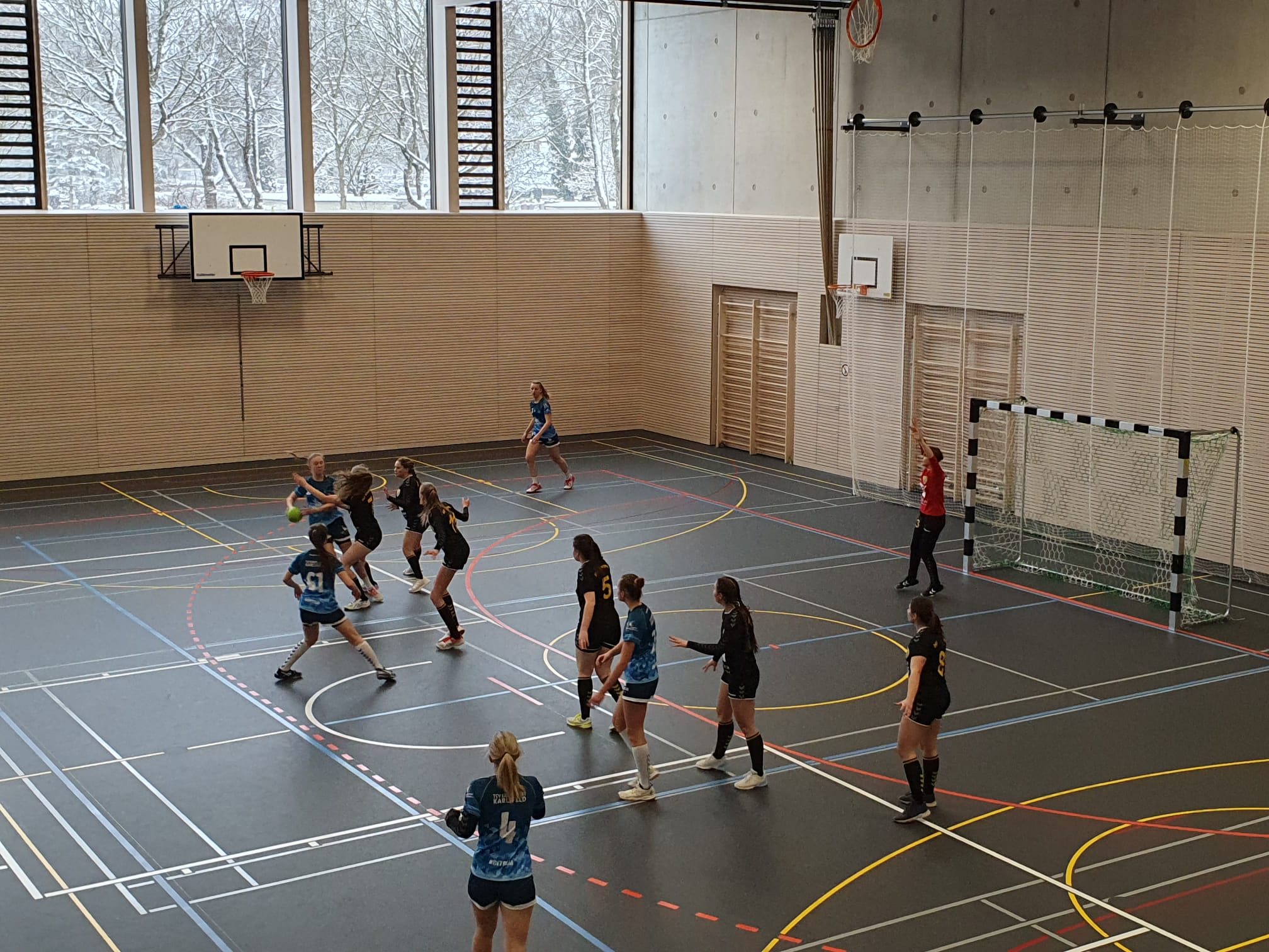 Die weibliche A der Handball-Füchse im Auswärtsspiel gegen Karlsfeld