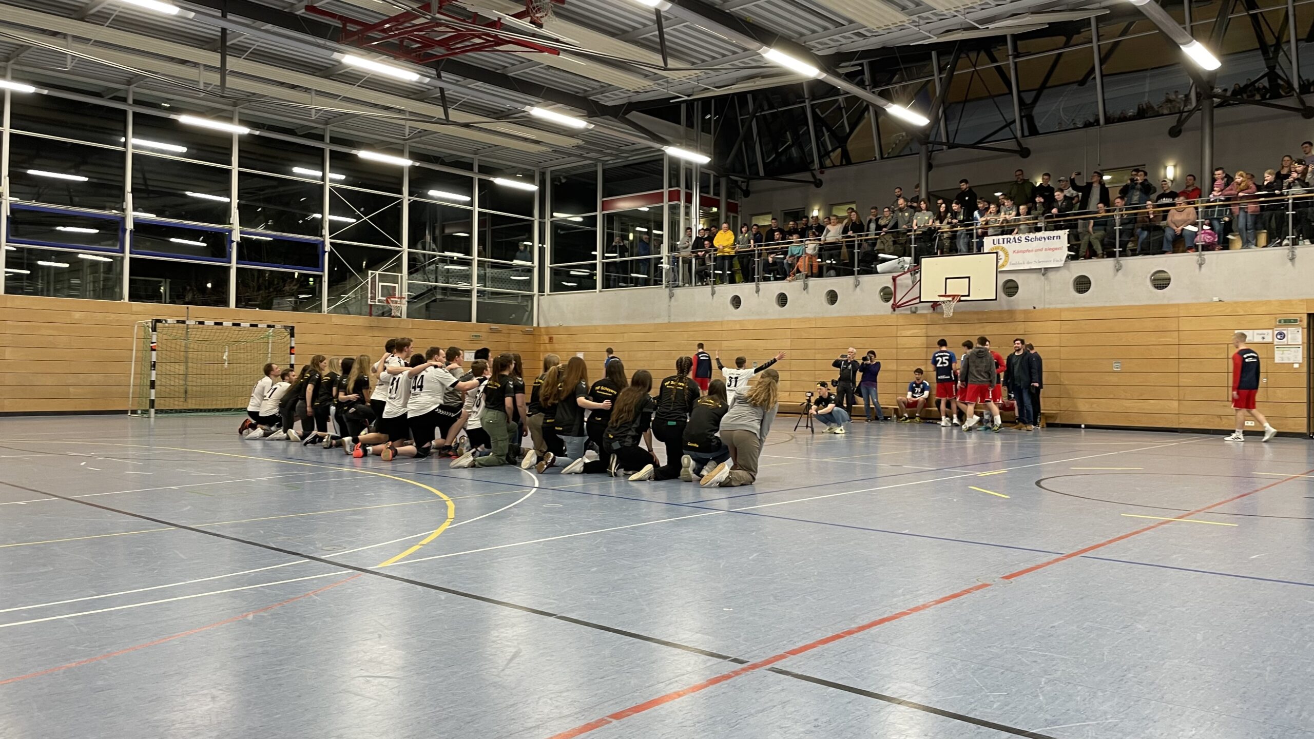 Die Herren I der Handball-Füchse im Heimspiel gegen Freising-Neufahrn II