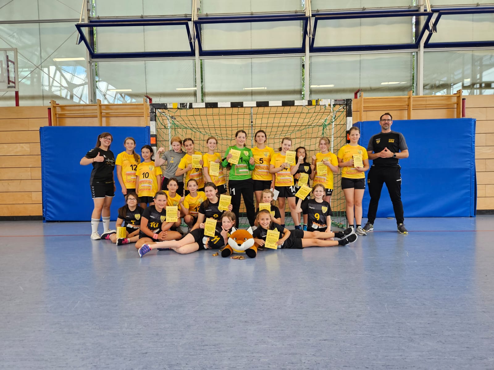Die weibliche D-Jugend der Handball-Füchse Scheyern beim Fuchs-Cup 2023